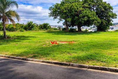 Loteamento e Condomínio, 1000 m² - Foto 1