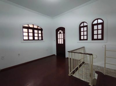 Casa, 3 quartos, 223 m² - Foto 1