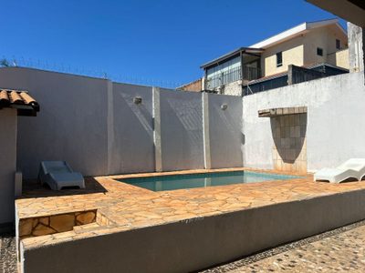 Casa, 3 quartos, 220 m² - Foto 1