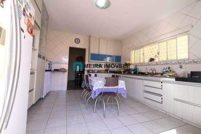 Casa, 5 quartos, 260 m² - Foto 3