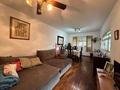 Casa, 4 quartos, 198 m² - Foto 1