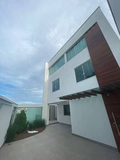 Casa, 3 quartos, 329 m² - Foto 2