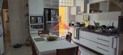 Casa, 3 quartos, 183 m² - Foto 1