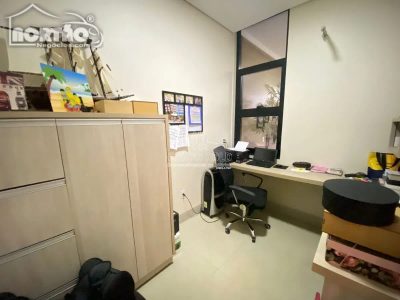 Casa, 3 quartos, 204 m² - Foto 2