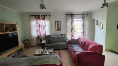 Casa, 4 quartos, 191 m² - Foto 1