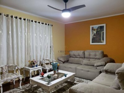 Casa, 3 quartos, 192 m² - Foto 1