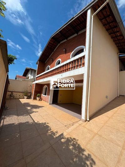 Casa, 3 quartos, 280 m² - Foto 1