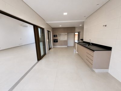 Sobrado, 4 quartos, 351 m² - Foto 2