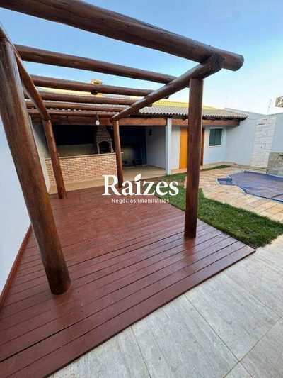 Casa, 3 quartos, 210 m² - Foto 1