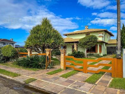 Sobrado, 4 quartos, 366 m² - Foto 1