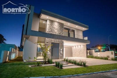 Casa, 5 quartos, 261 m² - Foto 1