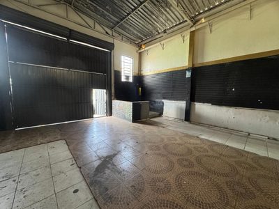 Depósito-Galpão, 235 m² - Foto 2
