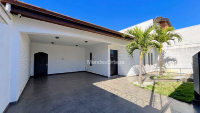 Casa, 5 quartos, 265 m² - Foto 1