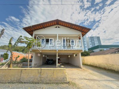 Sobrado, 3 quartos, 469 m² - Foto 1