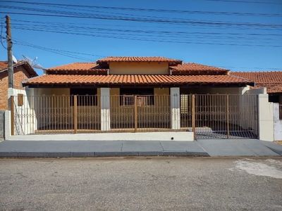 Casa, 3 quartos, 200 m² - Foto 1