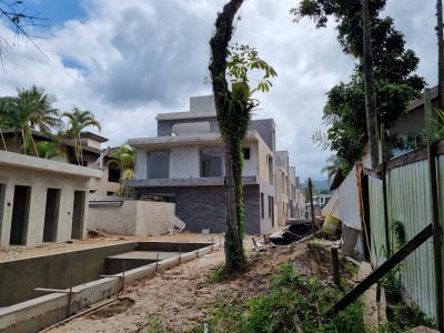 Casa, 4 quartos, 205 m² - Foto 1