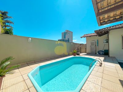 Casa, 3 quartos, 207 m² - Foto 2