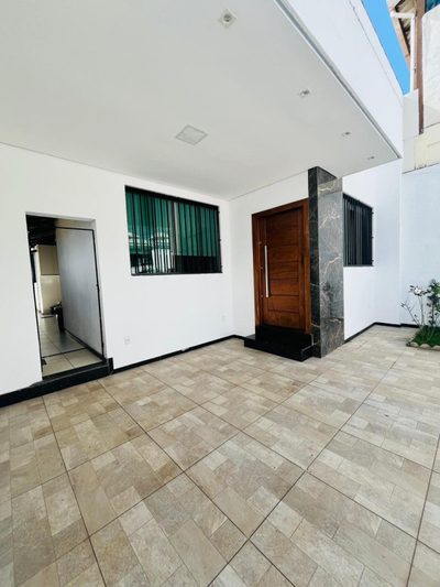 Casa, 3 quartos, 180 m² - Foto 1