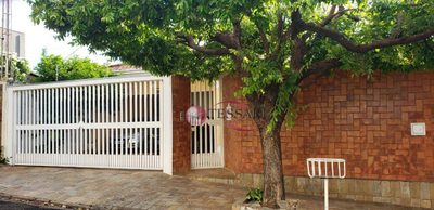 Casa, 4 quartos, 300 m² - Foto 1