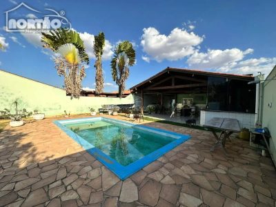 Casa, 3 quartos, 600 m² - Foto 2