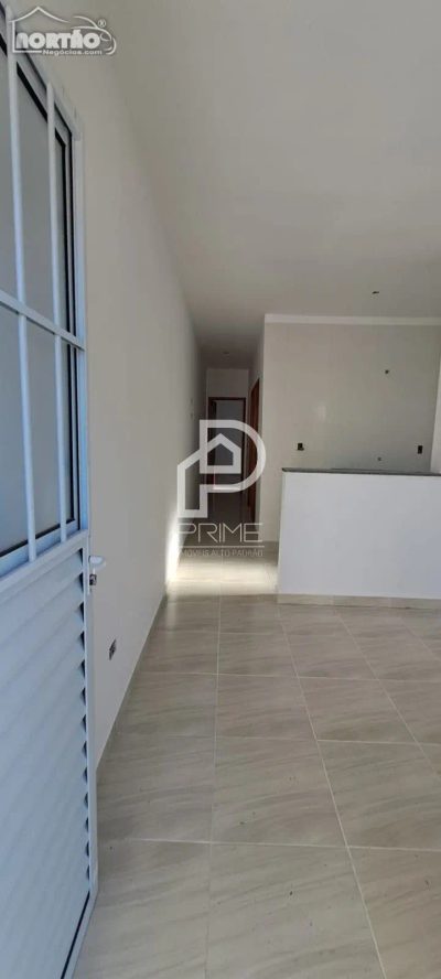 Casa, 3 quartos, 77 m² - Foto 2