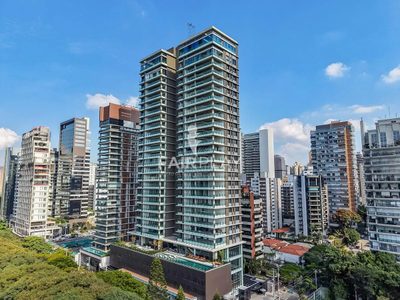 Apartamento, 3 quartos, 240 m² - Foto 1