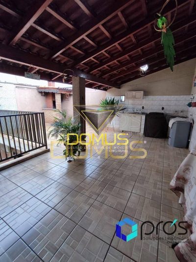 Sobrado, 4 quartos, 30355 m² - Foto 2
