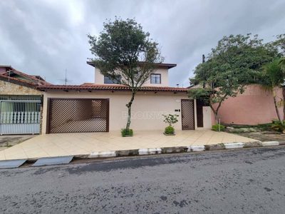 Casa, 3 quartos, 288 m² - Foto 1