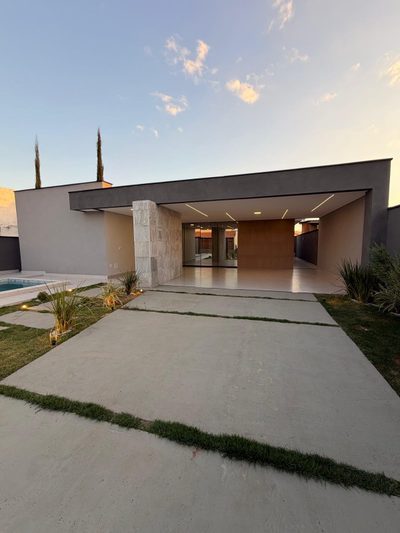 Casa, 3 quartos, 210 m² - Foto 1