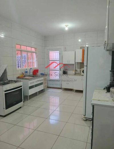 Sobrado, 3 quartos, 200 m² - Foto 1