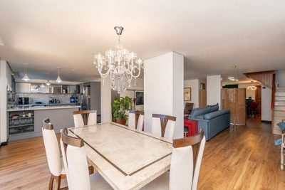 Casa, 3 quartos, 249 m² - Foto 2