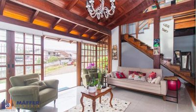 Casa, 3 quartos, 208 m² - Foto 1