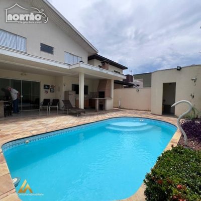 Casa, 5 quartos, 261 m² - Foto 1