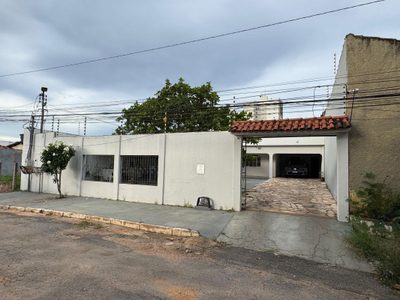 Casa, 3 quartos, 214 m² - Foto 1