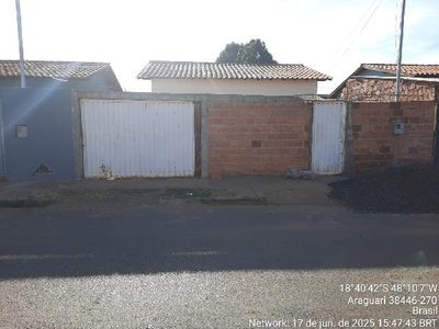 Casa, 2 quartos, 200 m² - Foto 1