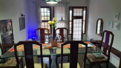 Casa, 3 quartos, 228 m² - Foto 1