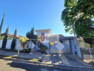 Casa, 4 quartos, 240 m² - Foto 1