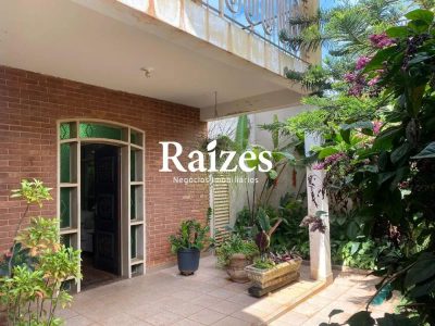 Casa, 7 quartos, 299 m² - Foto 3