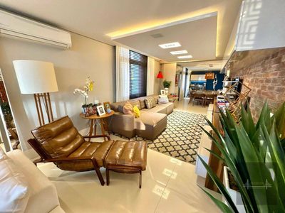 Apartamento, 3 quartos, 209 m² - Foto 1