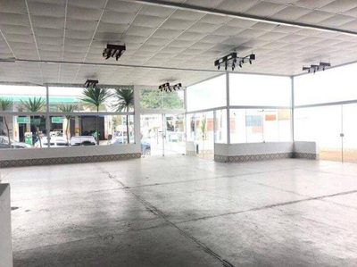 Loja-Salão, 700 m² - Foto 1