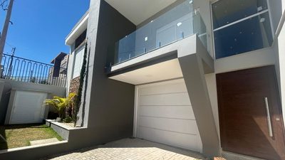 Casa, 3 quartos, 230 m² - Foto 1