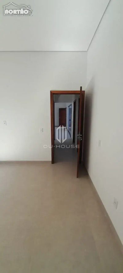 Casa, 3 quartos, 99 m² - Foto 2