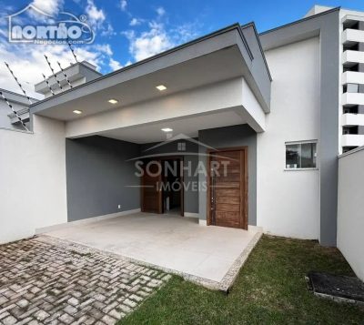Casa, 3 quartos, 114 m² - Foto 1