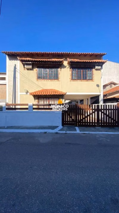 Casa, 4 quartos, 200 m² - Foto 1