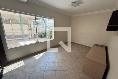 Casa, 3 quartos, 270 m² - Foto 1