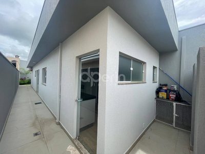 Casa, 3 quartos, 193 m² - Foto 2