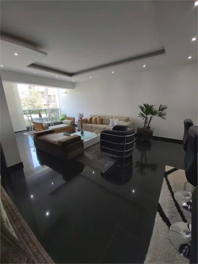 Apartamento, 3 quartos, 130 m² - Foto 2