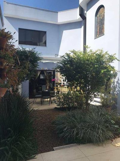 Sobrado, 4 quartos, 318 m² - Foto 1