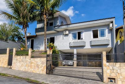 Casa, 4 quartos, 330 m² - Foto 1