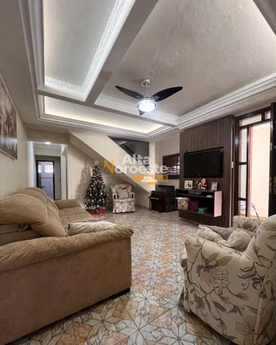 Sobrado, 4 quartos, 246 m² - Foto 1
